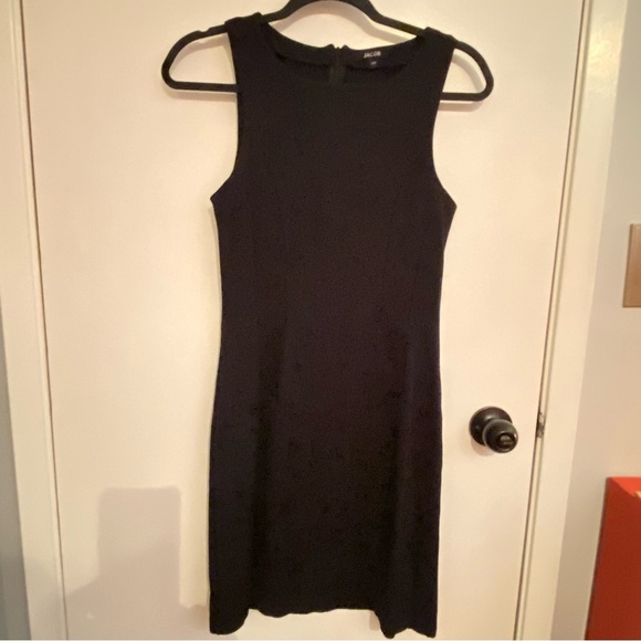 Elegant Black Sleeveless Dress - Picture 6 of 6